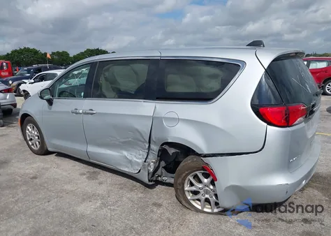 2022 Chrysler Voyager Lx z USA, uszkodzony, nr VIN 2C4RC1CG4NR211535